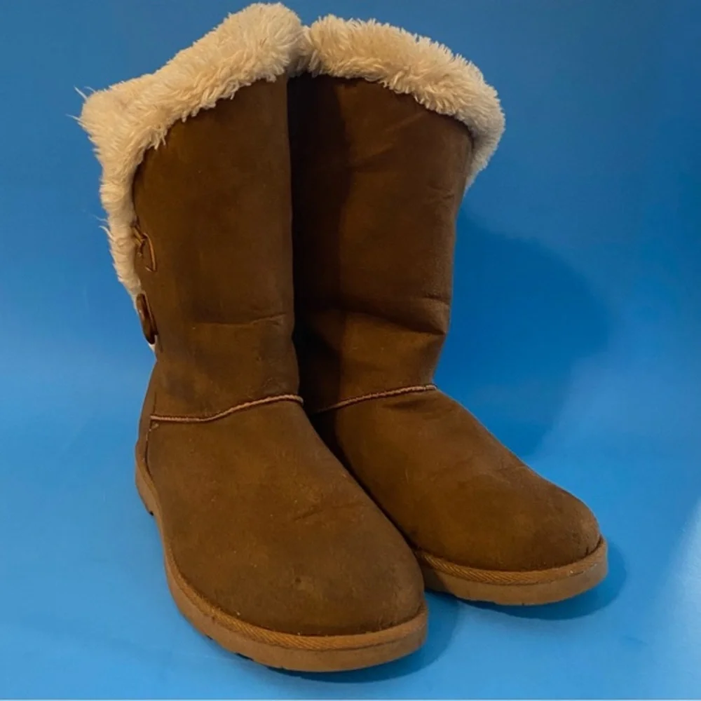 Makalu‎ Boots Women’s Size 7.5 Brown Pull On Faux Fur Lining Button